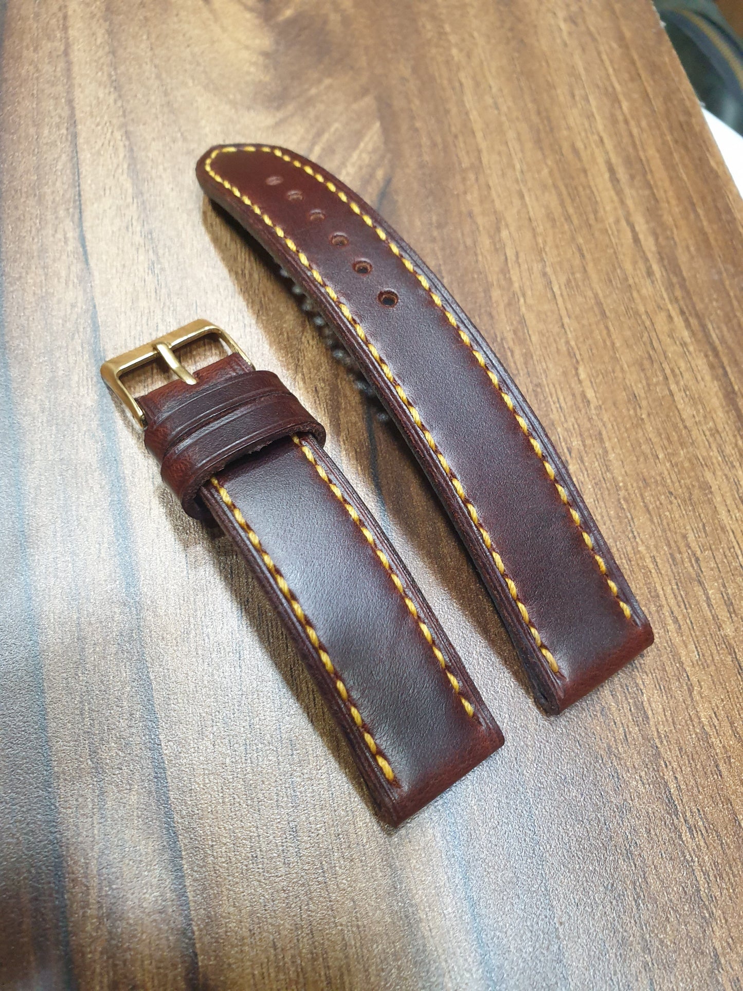 Indianleathercraft Handmade cherry red leather strap