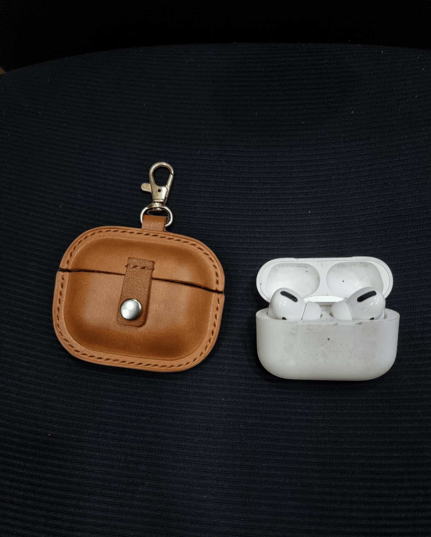 Indianleathercraft Handmade fullgrain leather airpod pro case