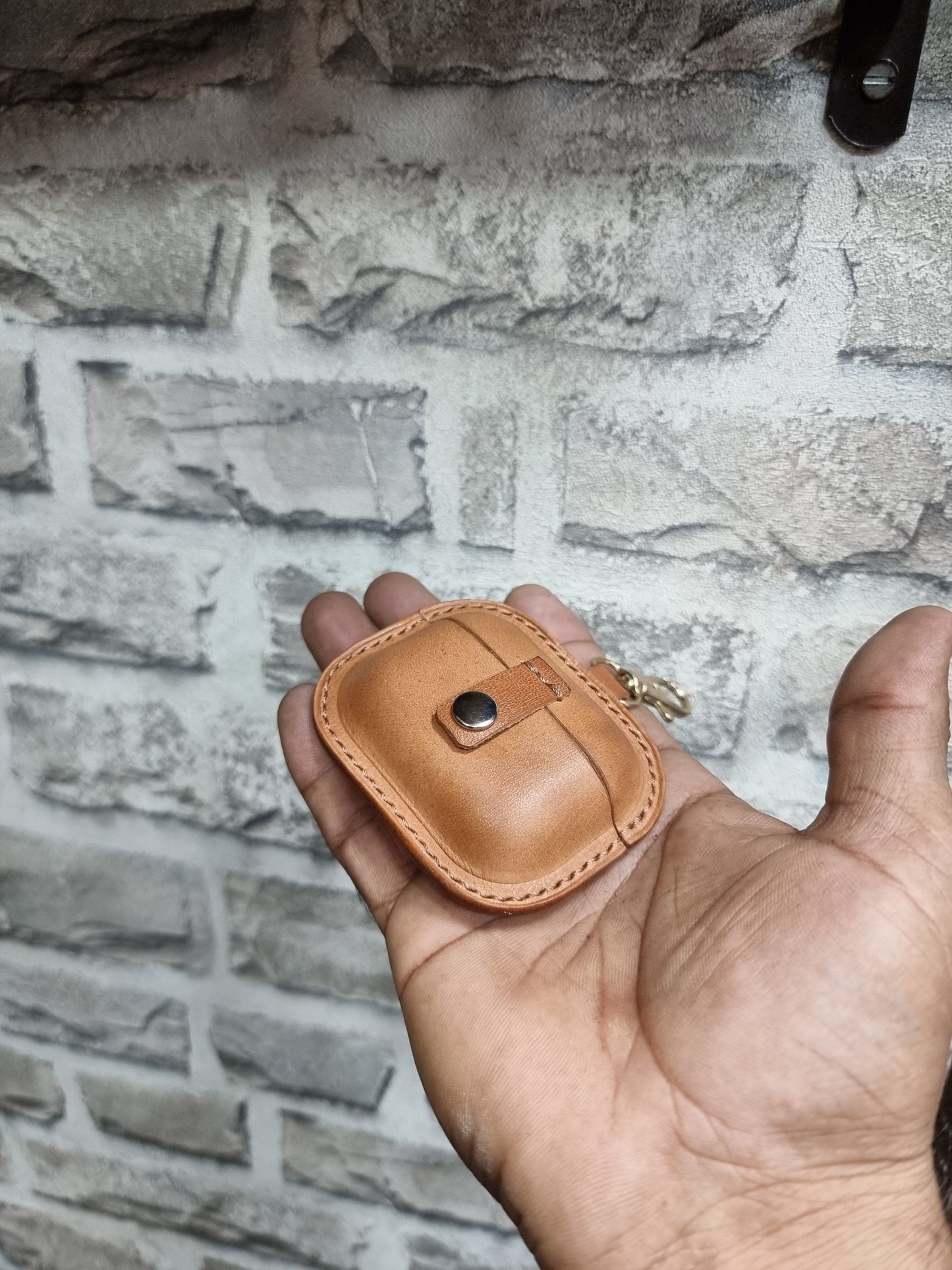 Indianleathercraft Handmade fullgrain leather airpod pro case