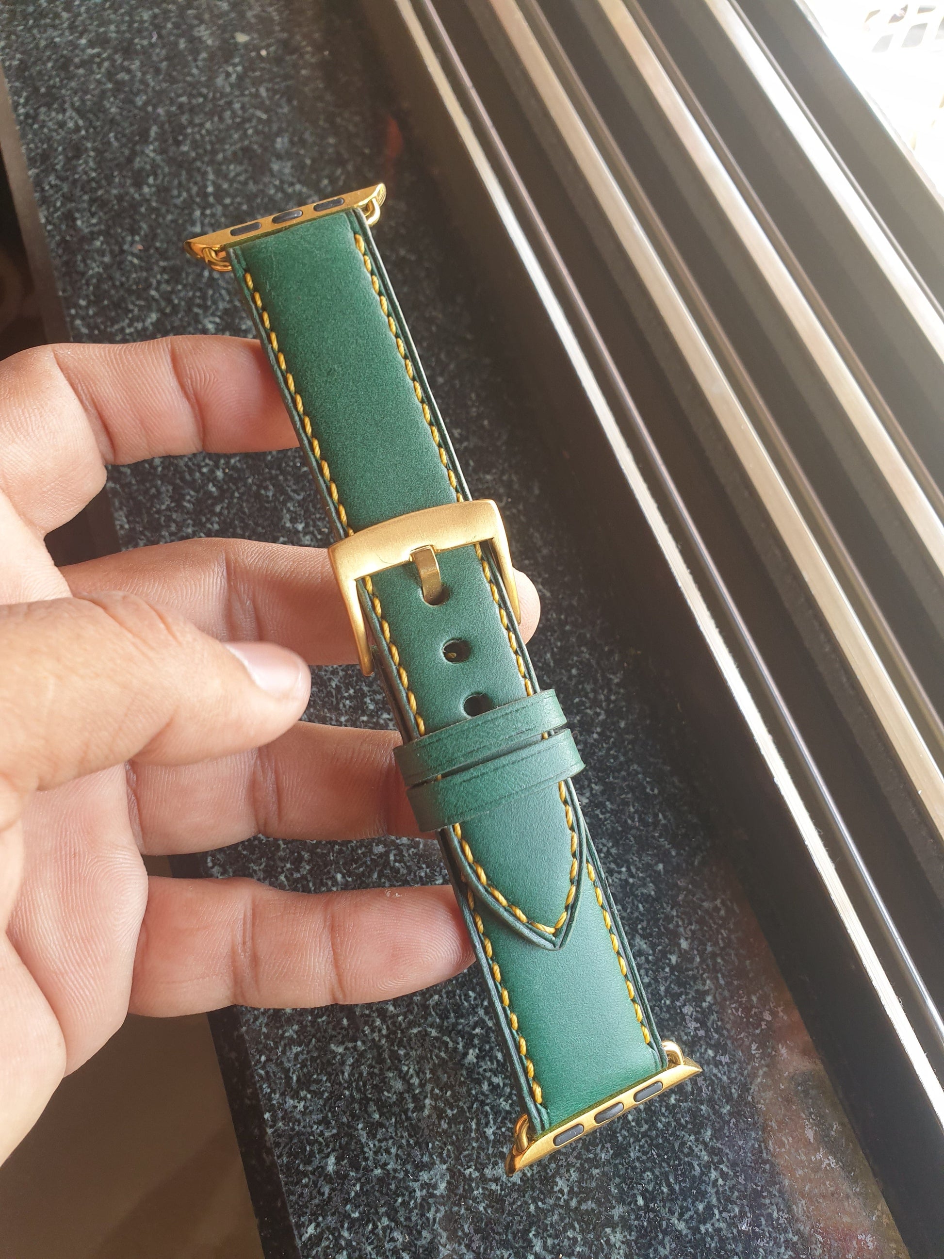 Indianleathercraft Handmade leather apple watch strap