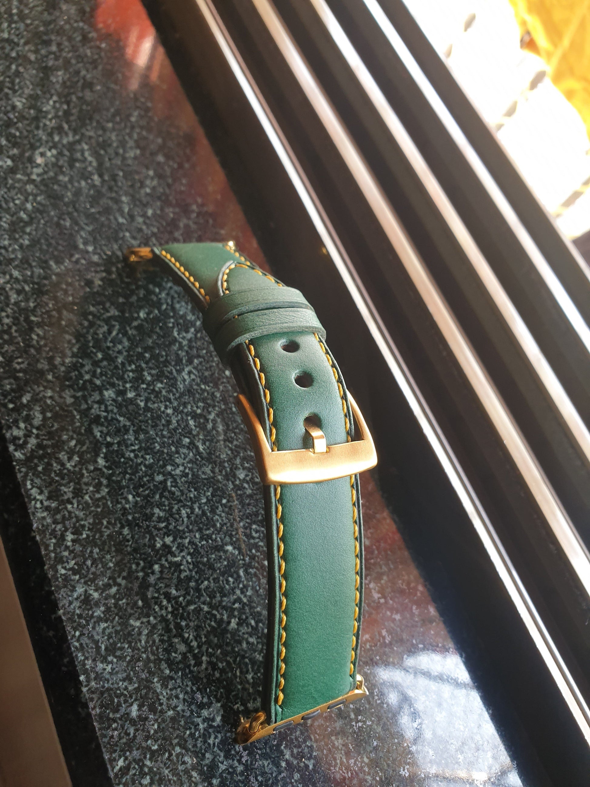 Indianleathercraft Series 5 Handmade leather apple watch strap