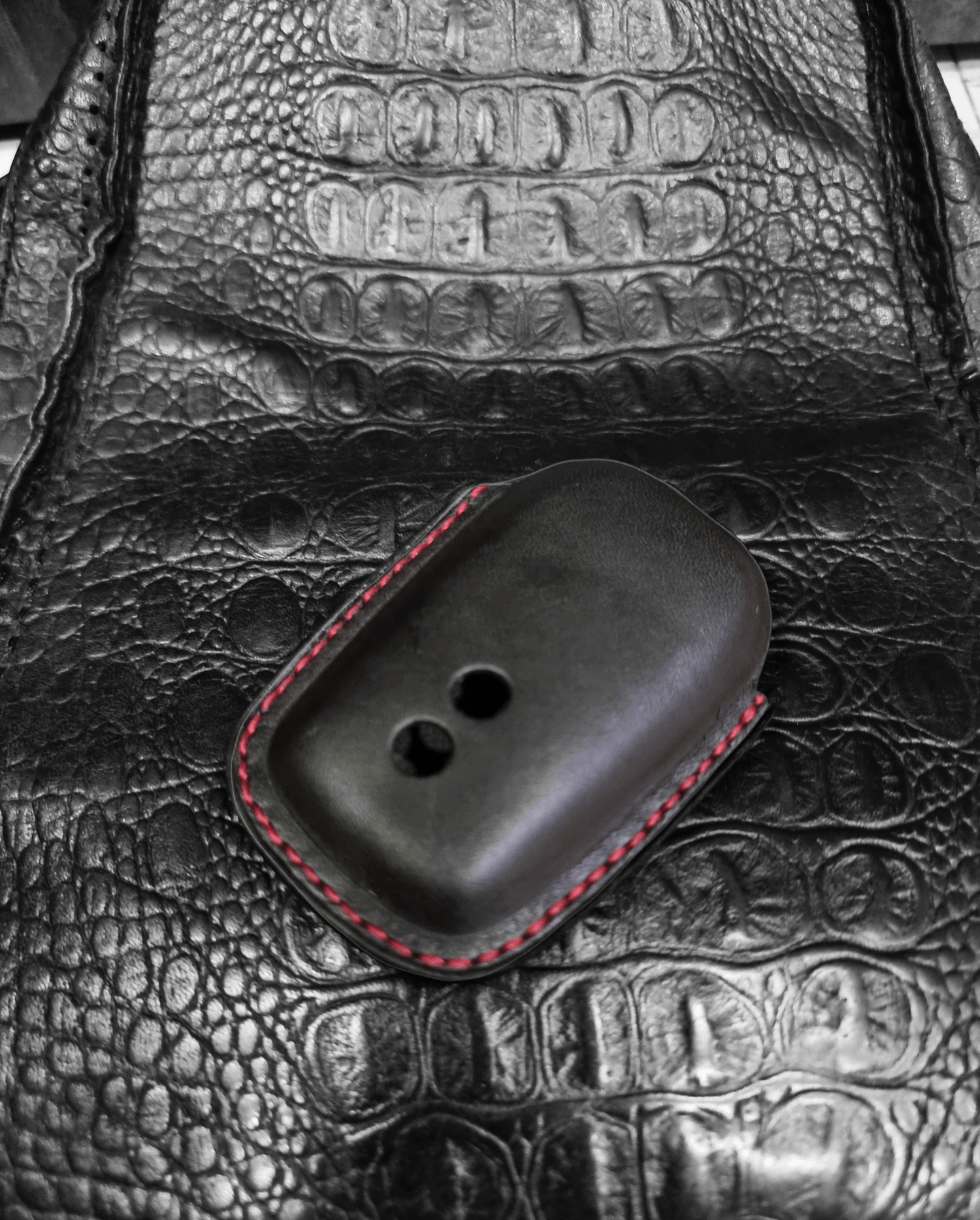 Indianleathercraft Toyota innova leather  case